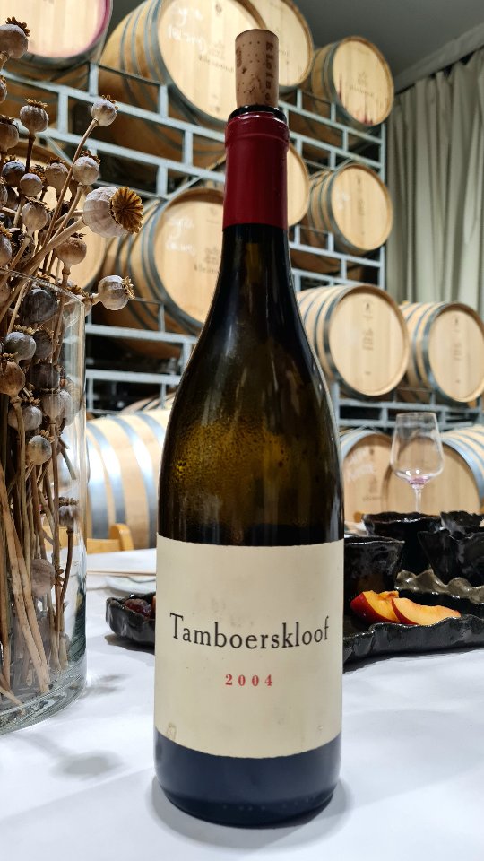 Yesterday @kleinood_farm the Home of Tamboerskloof Wine showcased what they are all about.
What is a Kleinood - "Something Precious and Small" and that is exactly what this wine farm is.
@kleinood_deboerin
@kleinood_deherder
#syrah
#wineofsouthafrica
#stellenbosch
#winefarm
#wine