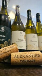 Yesterday we were in Cape Town with @hannes_meyer2 from @thealexandervineyards, showcasing what this coastal wine farm has to offer. 

@normangoodfellows 
@queenvictoriahotel_cpt 
@wineconceptsonkloof 
@everythings_vine_and_dandy 
@theterrarium_restaurant

#wine
#wineofsouthafrica 
#winetasting 
#sauvignon 
#coastalwine